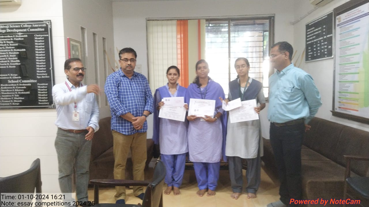 Prize distribution at the hands of Hon